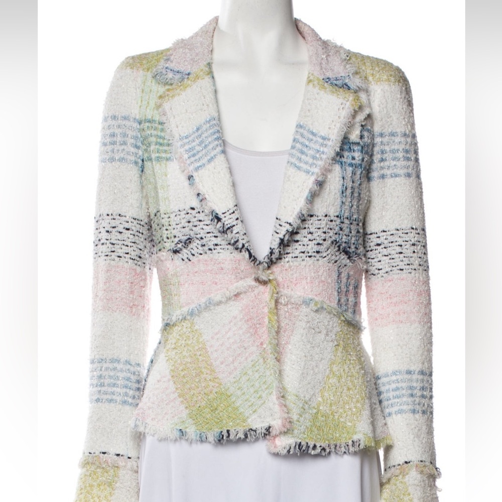 Gorgeous pristine vintage Chanel tweed jacket